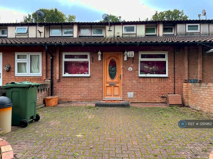 3 Bedroom Terraced House To Rent In Malyons Place, Basildon, SS13