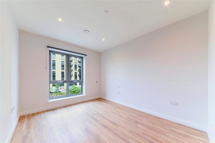 Studio To Rent In Lyons Dock House, Oldfield Lane North, Greenford, UB6