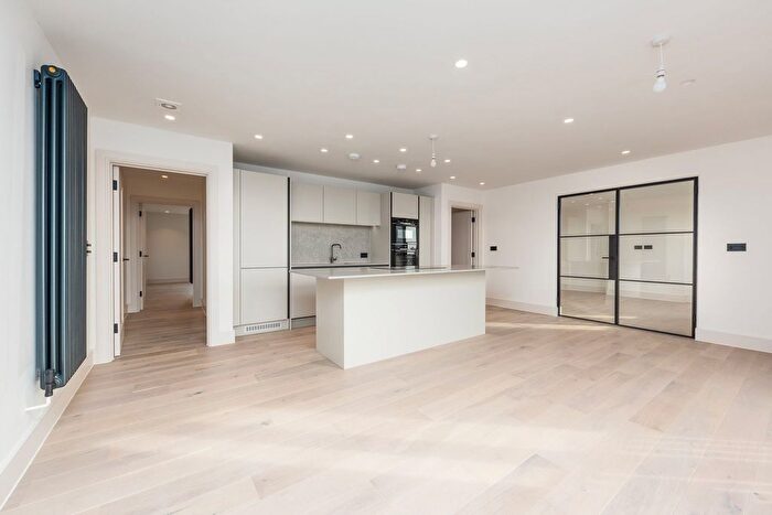 2 Bedroom Flat For Sale In Seabrook Road, Hythe, CT21