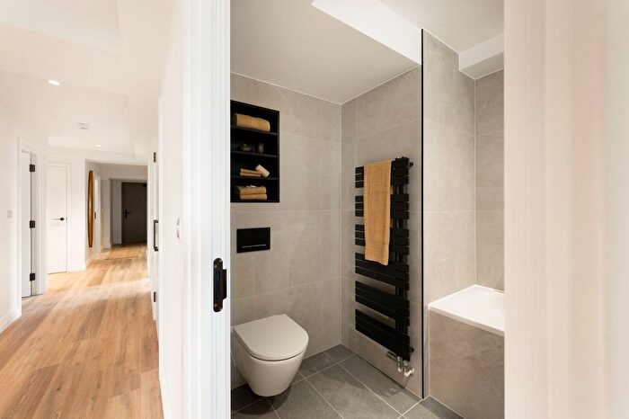 3 Bedroom Flat To Rent In Duncan House, Dolphin Square, London, London, SW1V