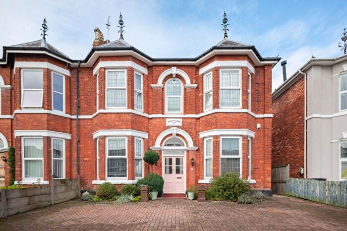 4 Bedroom Semi Detached House For Sale In Windsor Road, Southport, PR9