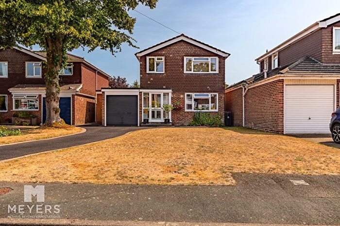 3 Bedroom Detached House For Sale In Emily Close, Christchurch, BH23