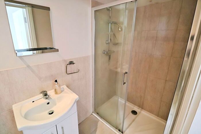 2 Bedroom Flat To Rent In Burnham House, Elms Road, Knighton, Leicester, LE2