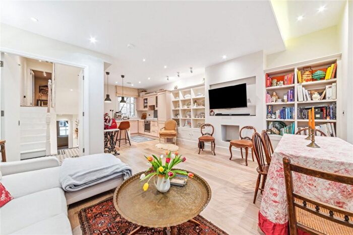 3 Bedroom Flat To Rent In Brewster Gardens, North Kensington, W10