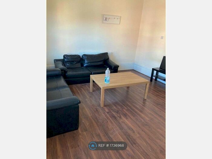 6 Bedroom Flat To Rent In Woodsley Road, Leeds, LS3