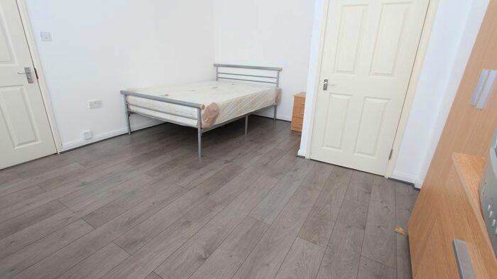 Studio To Rent In Ruskin Road, London, N17