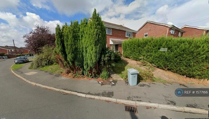 2 Bedroom Semi-Detached House To Rent In Chelmsford Drive, Grantham, NG31