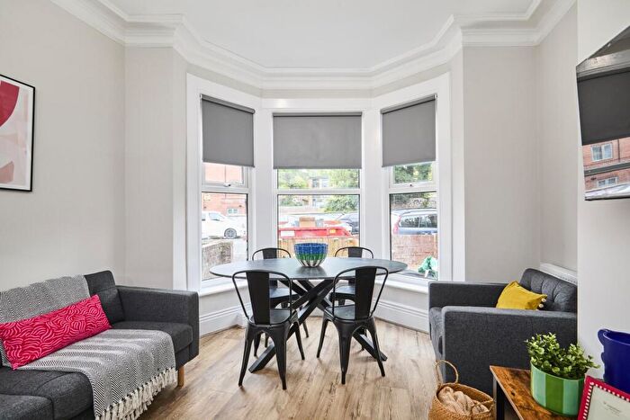 7 Bedroom House To Rent In Victoria Road, Leeds, LS6