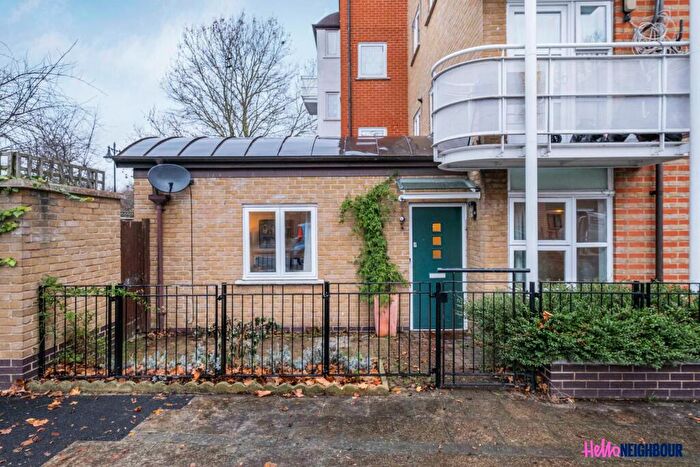 2 Bedroom Apartment To Rent In Dragon Road, London, SE15