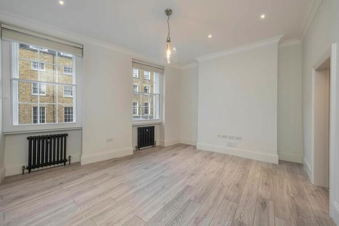 3 Bedroom Flat To Rent In Warren Street, Fitzrovia, W1T