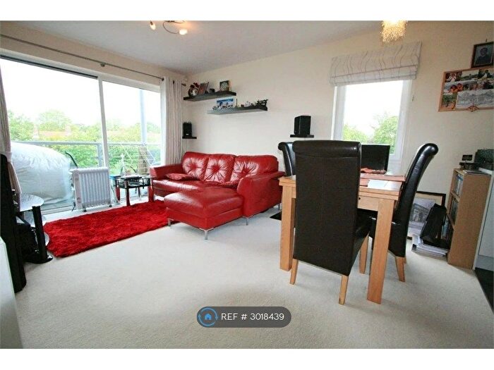 2 Bedroom Flat To Rent In Medhurst Drive, Bromley, BR1