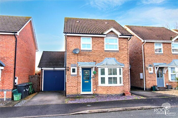 3 Bedroom Link Detached House For Sale In Speedwell Way, Thatcham, Berkshire, RG18