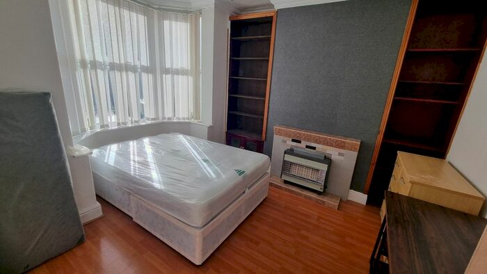 4 Bedroom Terraced House To Rent In Great Western Street, Manchester, M14