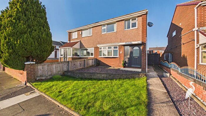 3 Bedroom Semi Detached House For Sale In Spa Well Drive, Wear View Estate, Sunderland, SR5