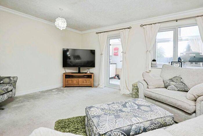 3 Bedroom End Of Terrace House For Sale In Waterloo Avenue, Birmingham, West Midlands, B37