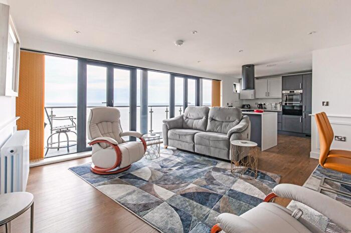 3 Bedroom Apartment For Sale In An Exceptional Third-Floor Apartment Offering Breath-Taking Panoramic Views. Chain Free In Sheringham, NR26