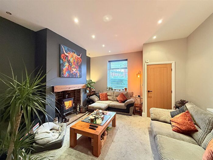 3 Bedroom Terraced House For Sale In Cobden Street, Oldham, OL4