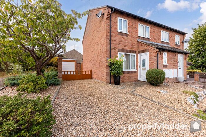 3 Bedroom Semi-Detached House For Sale In Giles Road, Spixworth, NR10