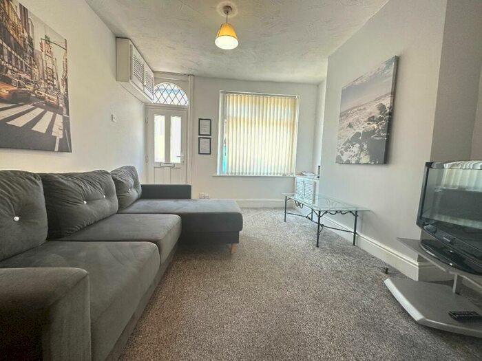 2 Bedroom Terraced House To Rent In Tudor St South, Kensington, L6