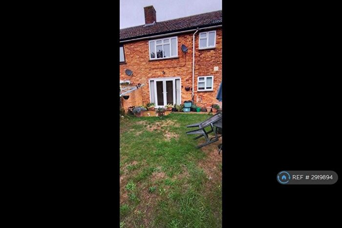 1 Bedroom Flat To Rent In Churchill Avenue, Aylesbury, HP21