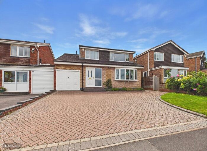 4 Bedroom Link Detached House For Sale In Jevons Road, Sutton Coldfield, B73