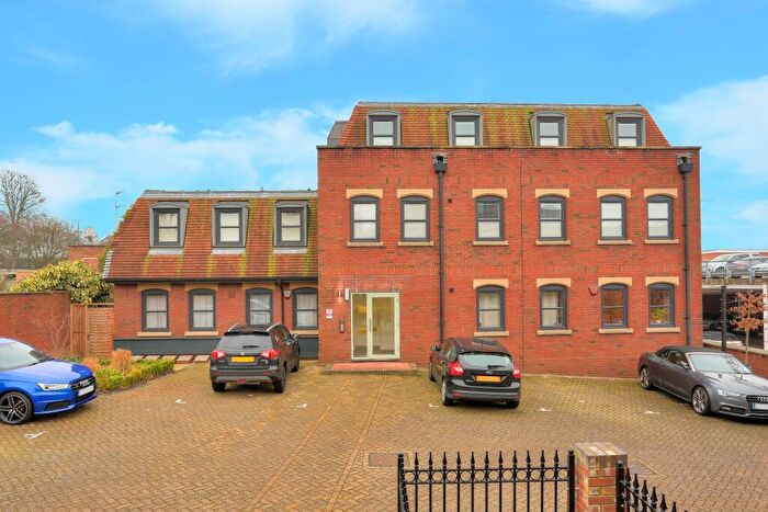 1 Bedroom Apartment To Rent In Thompsons Close, Harpenden, Hertfordshire, AL5