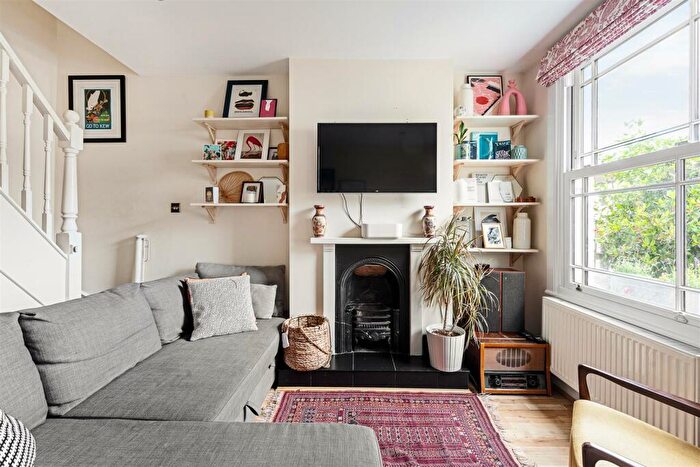 2 Bedroom Cottage For Sale In Maynard Road, Walthamstow, London, E17