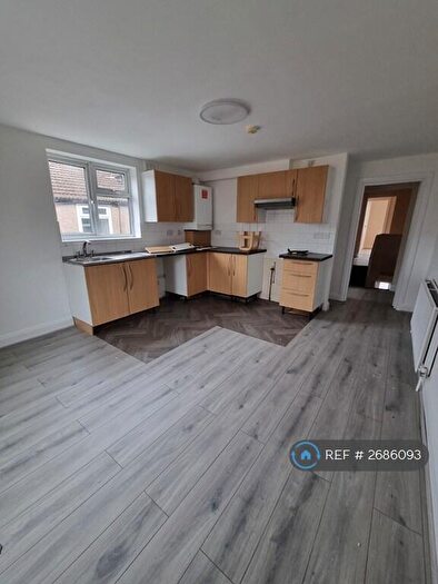 3 Bedroom Flat To Rent In Manor Park, London, E12