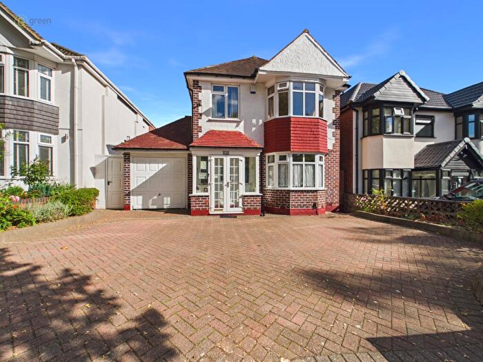 3 Bedroom Detached House For Sale In Lyndhurst Road, Erdington, Birmingham, B24