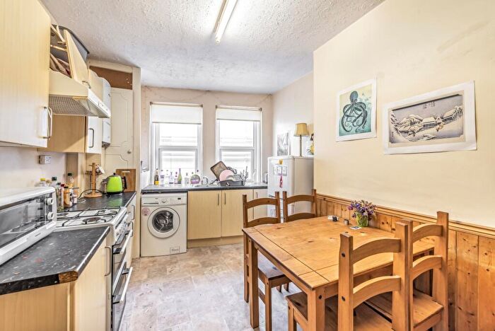 3 Bedroom Flat To Rent In Nelson Street Shadwell, E1