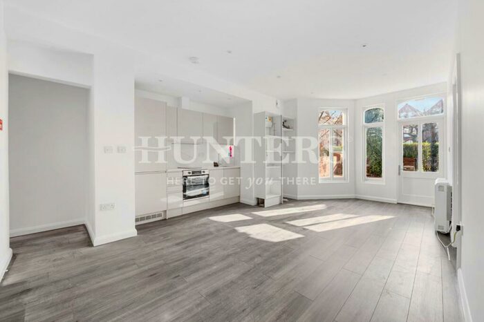 1 Bedroom Flat To Rent In Savernake Road, London, NW3