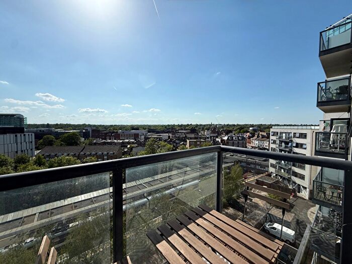 1 Bedroom Flat To Rent In Dunstan Mews, Enfield, EN1