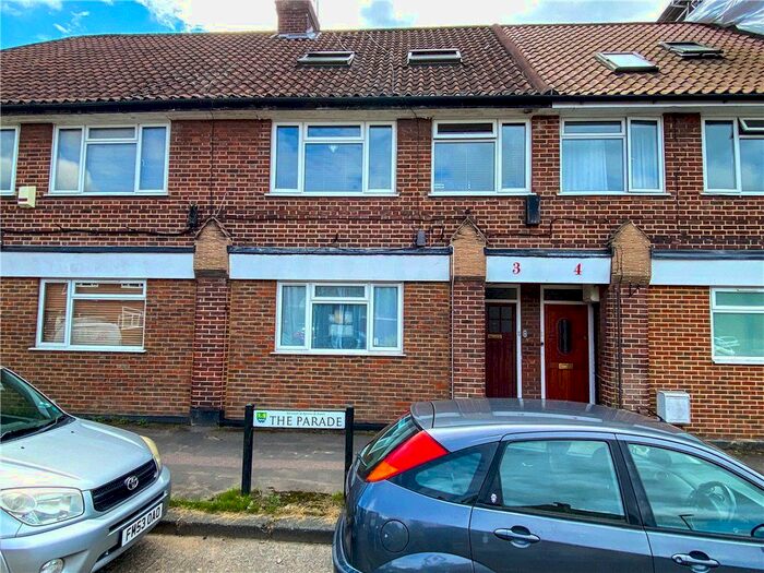 1 Bedroom Flat To Rent In The Parade, Spa Drive KT18