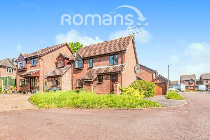 3 Bedroom Link Detached House To Rent In Hilmanton, Lower Earley, RG6