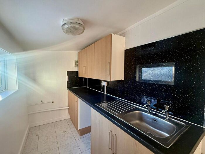 3 Bedroom House To Rent In Lawrence Street, Blackburn, BB2