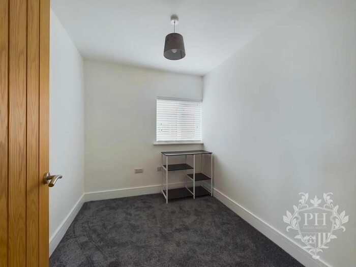 3 Bedroom Semi-Detached House For Sale In Lucerne Road, Redcar, TS10
