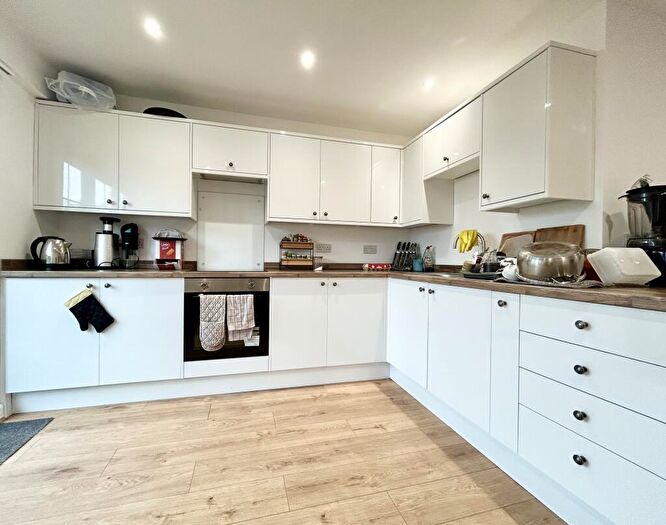 3 Bedroom House To Rent In West Town Lane, Bristol, BS4