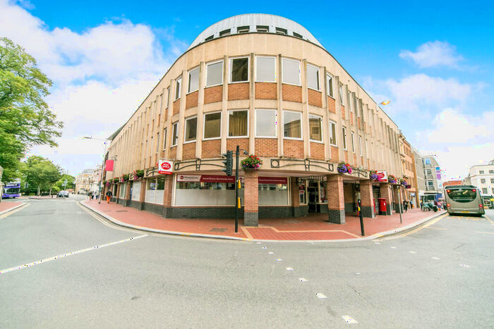 1 Bedroom Flat To Rent In Sussex House, The Forbury, Reading, RG1