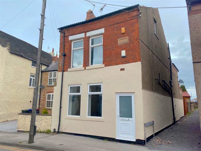 4 Bedroom House To Rent In The Hill, Kirkby-In-Ashfield, Nottingham, NG17