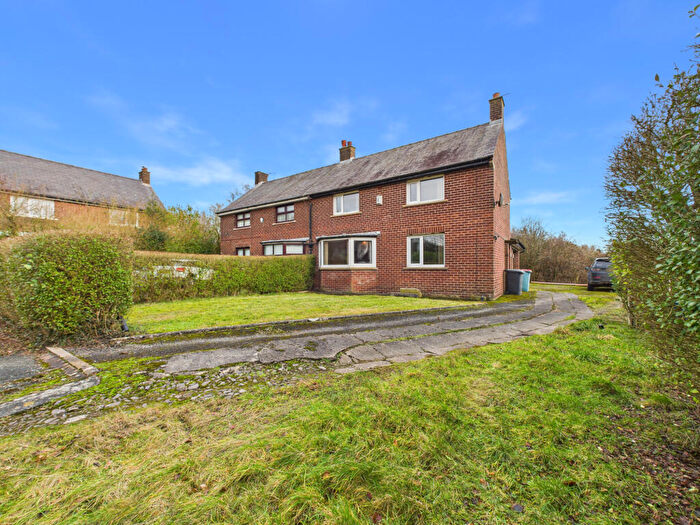 3 Bedroom Semi Detached House For Sale In The Close, Fulwood, PR2