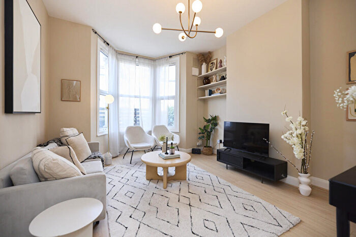 1 Bedroom Flat To Rent In Tubbs Road, London, NW10