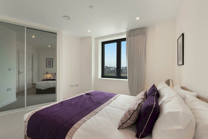 2 Bedroom Apartment To Rent In Skyline Apartments, Makers Yard, London, E3