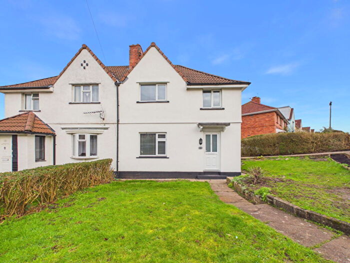 3 Bedroom Semi Detached House For Sale In Lynton Road, Bedminster, Bristol, BS3