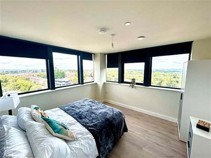 3 Bedroom Flat To Rent In Birmingham Road, West Bromwich, B70