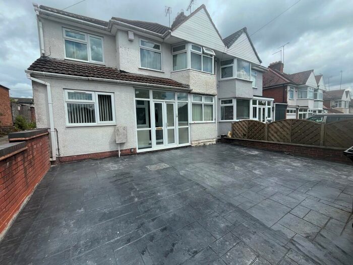 5 Bedroom House To Rent In Osmaston Road, Birmingham, B17