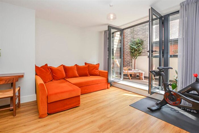 1 Bedroom Apartment For Sale In William Hunter Way, Brentwood, CM14