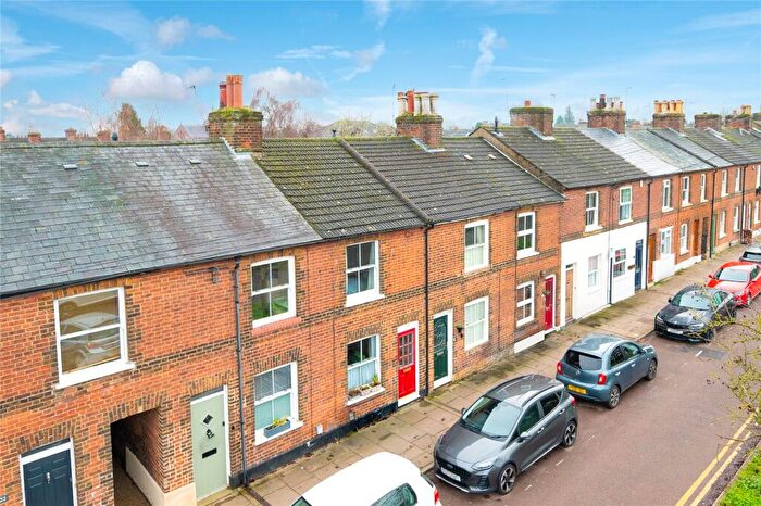 2 Bedroom Terraced House For Sale In Sandridge Road, St. Albans, Hertfordshire, AL1