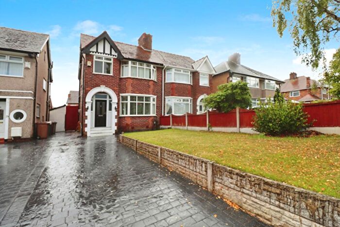 4 Bedroom Semi-Detached House For Sale In Higher Bebington Road, Bebington, CH63