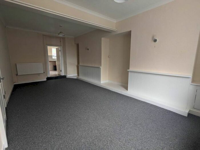 3 Bedroom Property To Rent In Crythan Road, Neath, SA11