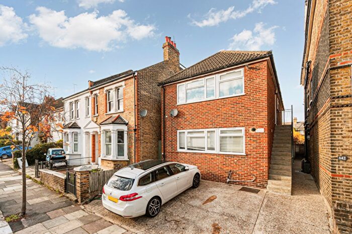 2 Bedroom Maisonette For Sale In Murray Road, London, W5